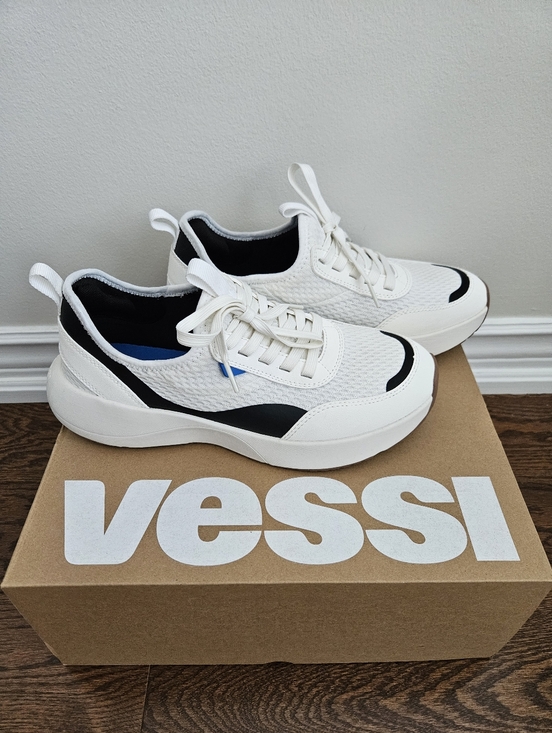 Vessi Shoes - Vessi White & Black Low-Top Sneakers